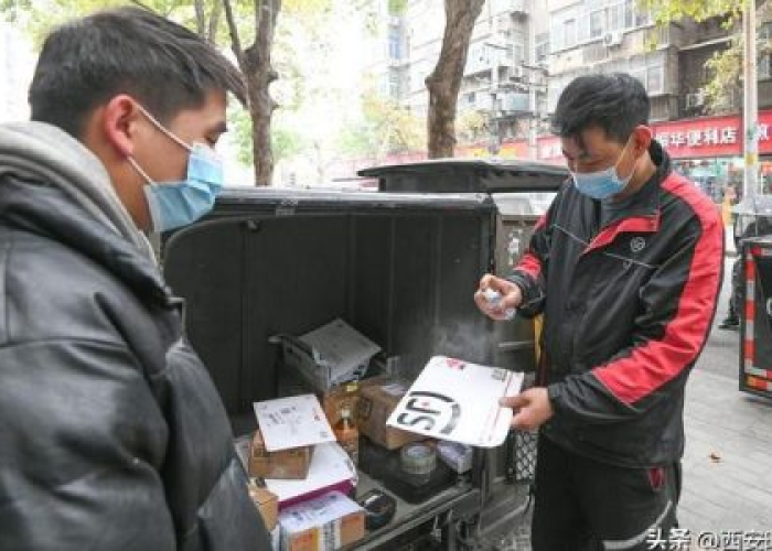 西安快递恢复进行时,物流动脉重启,市民生活渐回正轨 西安快递恢复进行时,物流动脉重启,市民生活渐回正轨