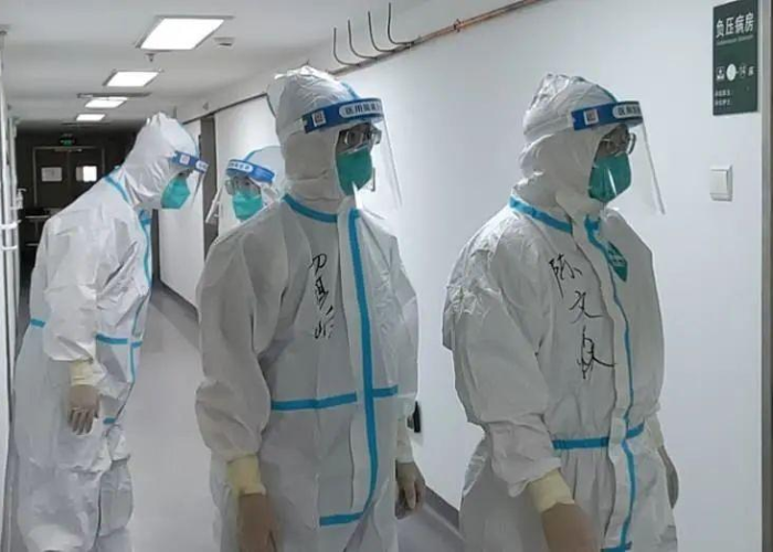 二连浩特新冠战疫记，边城小城的坚韧与温度