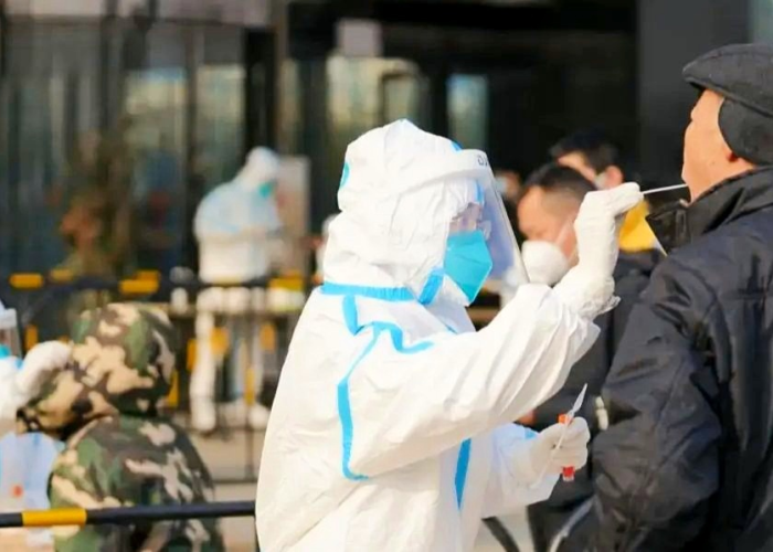 上海拟再开展一次全员核酸检测，精准防控下的必要之举与深层含义