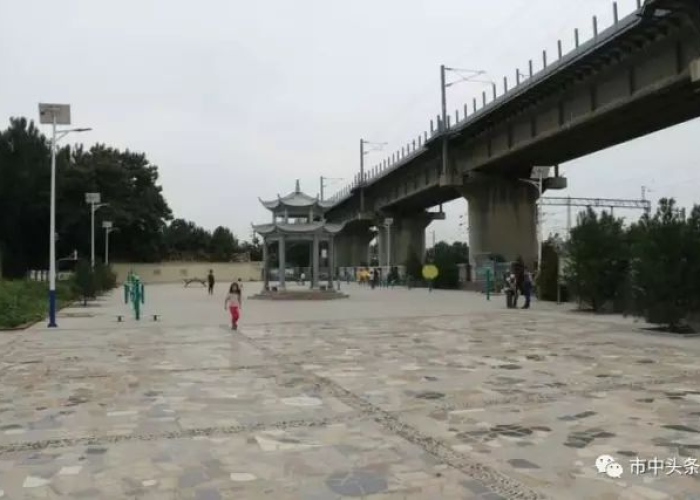 给大家讲解“微信炸 金花怎样创好友房”获取房卡教程-哔哩哔哩