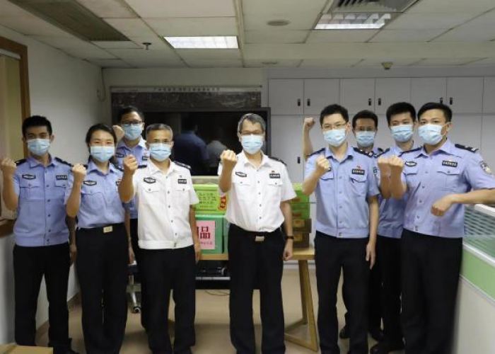 广州两区紧急升级封闭管理，城市慢行中的抗疫加速度