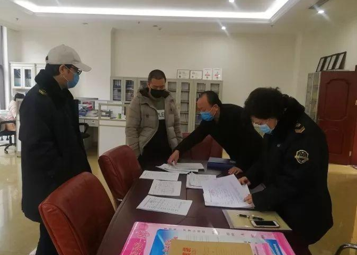 成都成华区一小区升为中风险,社区防疫的坚守与城市温度的交织 成都成华区一小区升为中风险,社区防疫的坚守与城市温度的交织