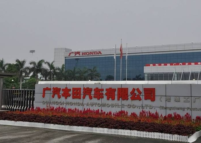 房卡必备教程“微信牛牛群房卡哪里买”详细房卡教程