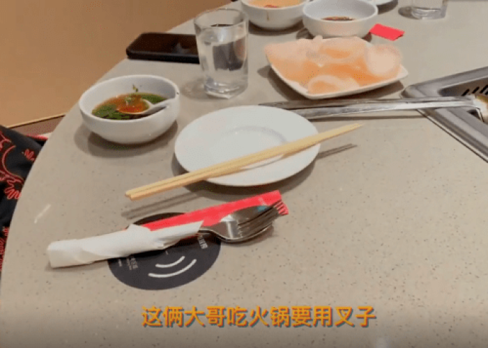 房卡必备教程“微信炸 金花房卡怎么搞”详细房卡使用教程