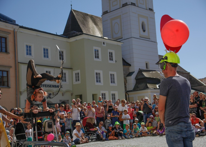 给大家讲解“微信群金花房卡哪里充值”详细房卡怎么购买教程