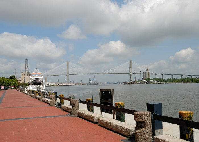 郑州被感染，一座城市的坚韧与重生之路