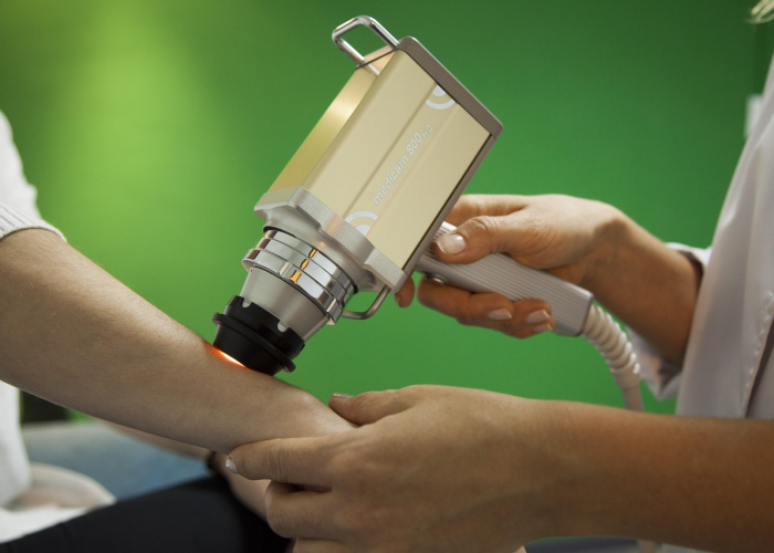 给大家讲解“微信怎么炸 金花自建房间步骤”详细房卡使用教程 给大家讲解“微信怎么炸 金花自建房间步骤”详细房卡使用教程