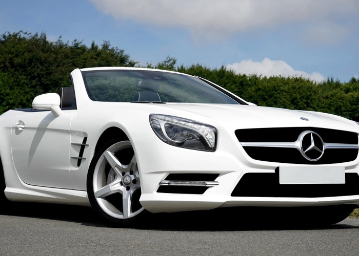 奔驰A级到底怎么样?深度解析这款豪华入门轿车的真实面貌 奔驰A级到底怎么样?深度解析这款豪华入门轿车的真实面貌