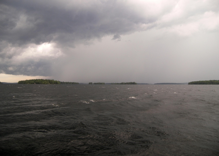 紧急状态下的美利坚,当山巅之城在灾难风暴中摇曳 紧急状态下的美利坚,当山巅之城在灾难风暴中摇曳