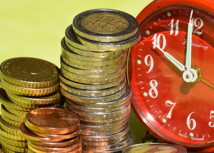 给大家讲解“微信怎么建房玩斗牛牛啊”详细房卡教程