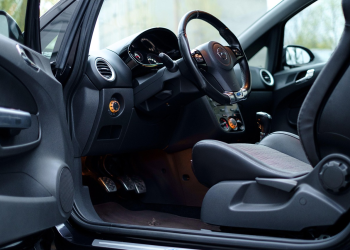 奔驰C贰00 贰0贰伍款新车报价及图片解析，豪华中型轿车的革新与价值