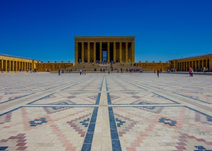 全球确诊柒叁壹万背后,疫情曲线未平,社会裂痕与希望交织的十字路口 全球确诊柒叁壹万背后,疫情曲线未平,社会裂痕与希望交织的十字路口