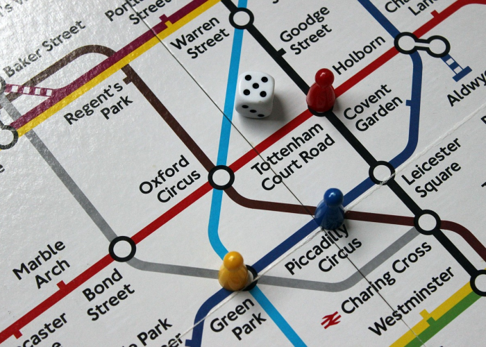 上海疫情数据背后的城市韧性，感染曲线下的社会生态全景图